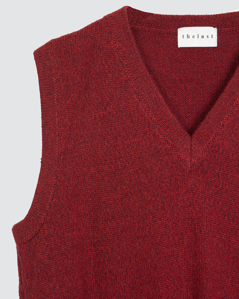 BABY ALPACA VEST IN BURGUNDY DETAIL I HOUSE OF CURATED